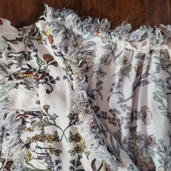 Floral Sleeveless V-Neck Blouse With Ruffle Trim By Pleione Anthropologie L/G - Picture 3 of 14